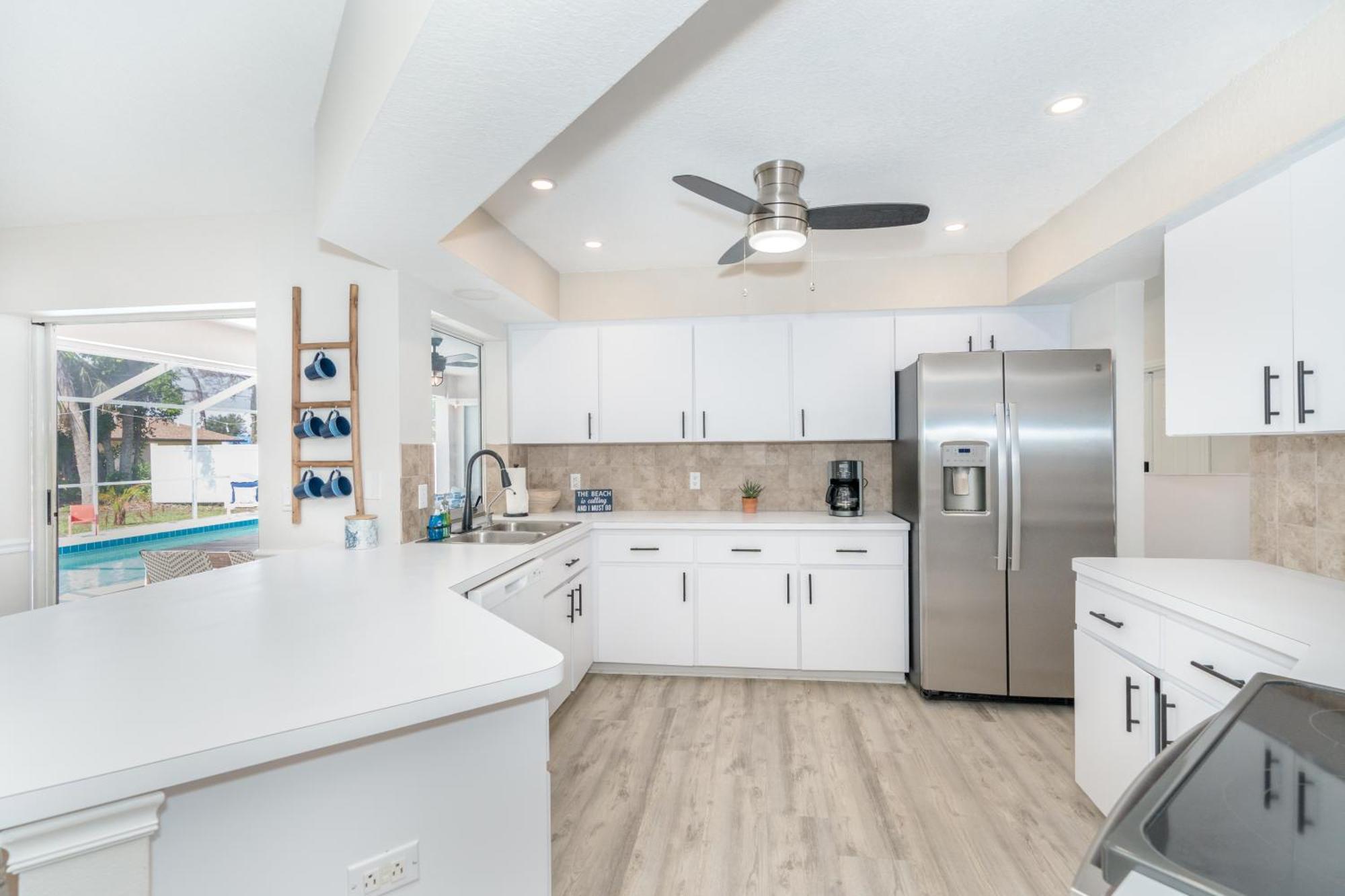 Beautiful Spacious Home! Close To Beaches - Heated Private Pool イングルウッド エクステリア 写真
