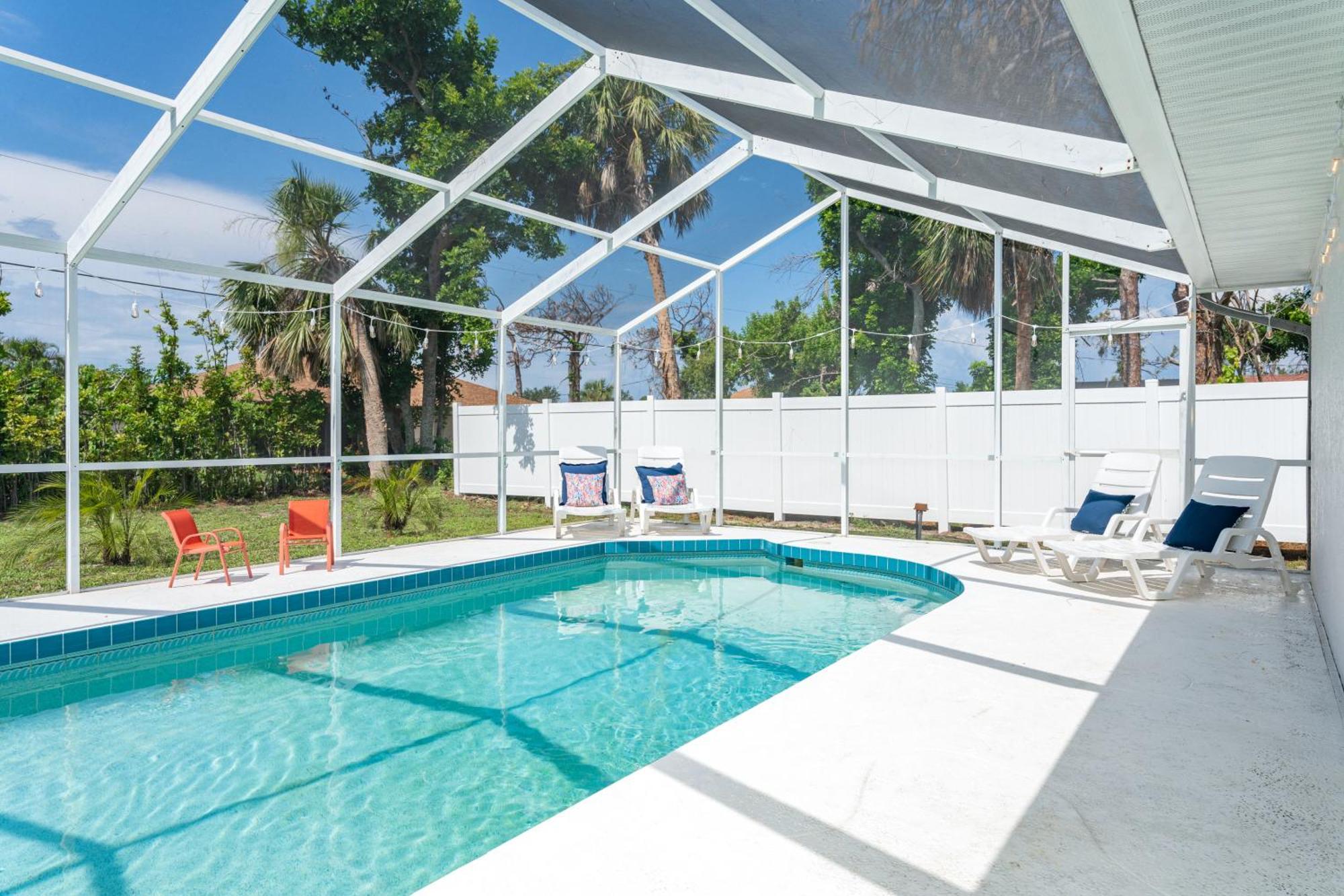 Beautiful Spacious Home! Close To Beaches - Heated Private Pool イングルウッド エクステリア 写真